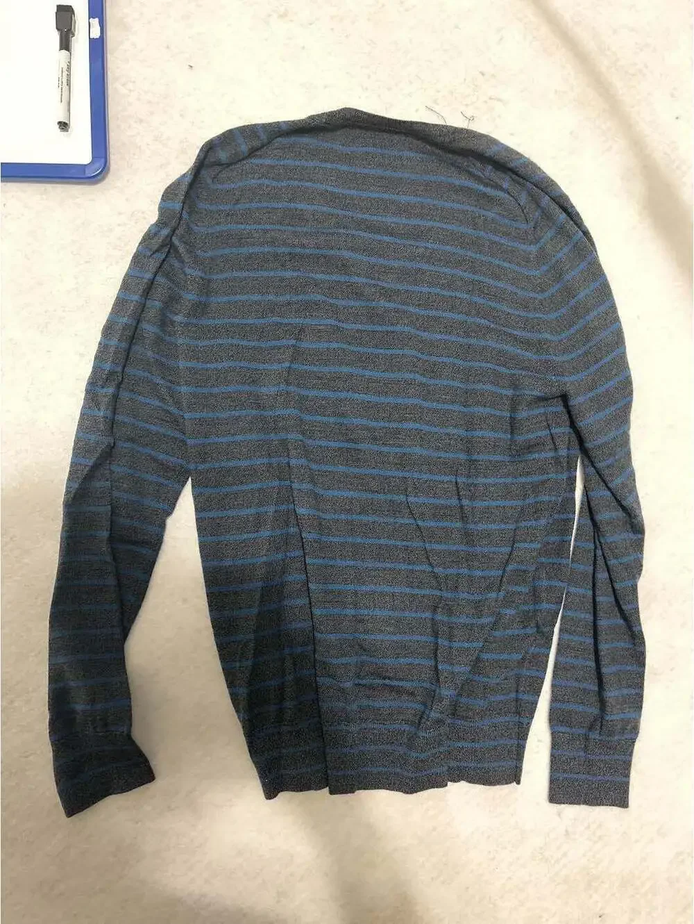 Banana Republic Men's LG  Italian Merino Wool V-Neck Sweater Large